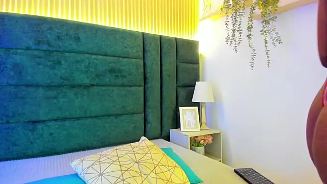 AntonellaaHot online show from 13, 3, 2025