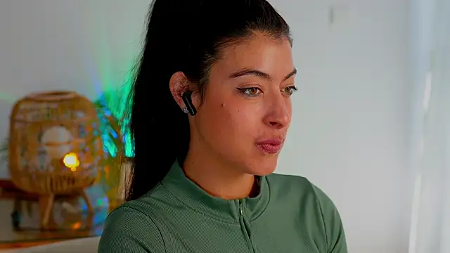 Snapshot of anabelcurvy chatting on 18, 12, 2025 anabelcurvy online show from 18, 12, 2025