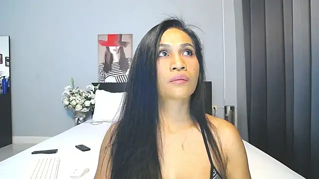 Hotbeebee online show from 6, 2, 2025