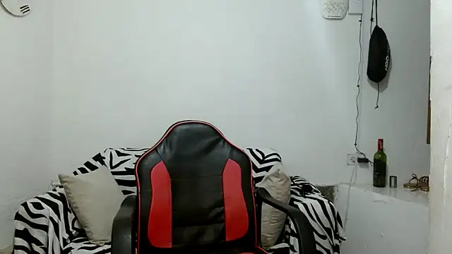 angelamarie1 online show from 26, 4, 2026