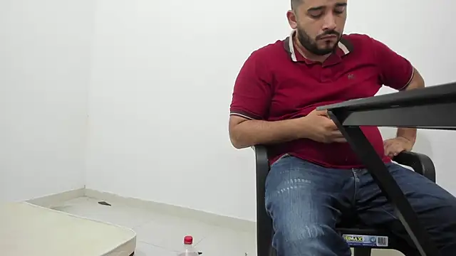 Snapshot of isearchcompany chatting on 10, 9, 2025 isearchcompany online show from 10, 9, 2025