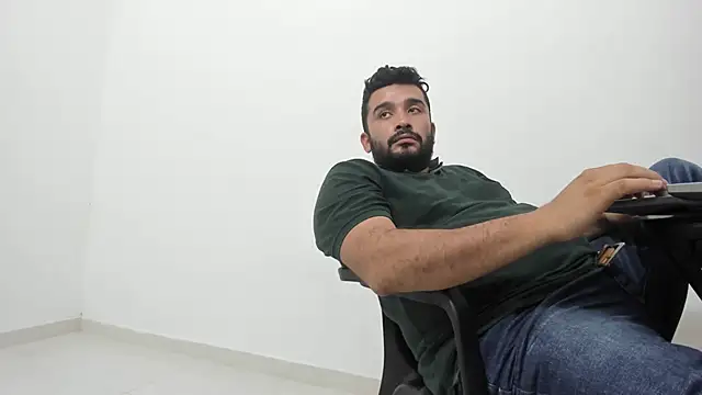 Snapshot of isearchcompany chatting on 2, 10, 2025 isearchcompany online show from 2, 10, 2025