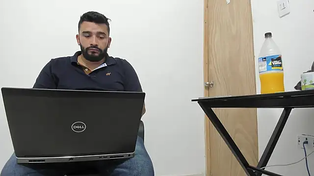 Snapshot of isearchcompany chatting on 31, 10, 2025 isearchcompany online show from 31, 10, 2025