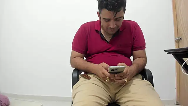 Snapshot of isearchcompany chatting on 27, 11, 2025 isearchcompany online show from 27, 11, 2025