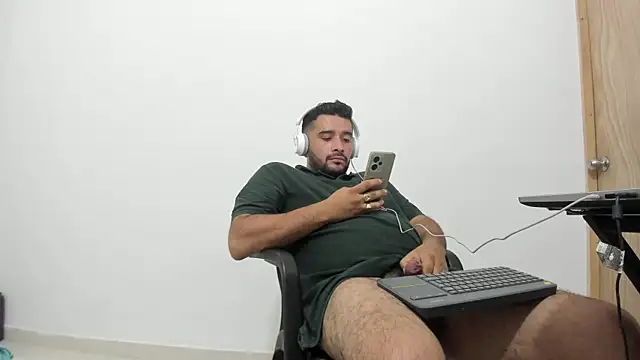 Snapshot of isearchcompany chatting on 18, 12, 2025 isearchcompany online show from 18, 12, 2025