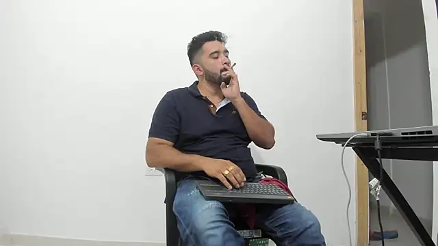 Snapshot of isearchcompany chatting on 20, 12, 2025 isearchcompany online show from 20, 12, 2025