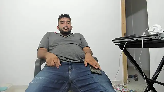 Snapshot of isearchcompany chatting on 22, 12, 2025 isearchcompany online show from 22, 12, 2025