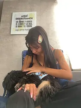 LauraAristizabal online show from 23, 2, 2025