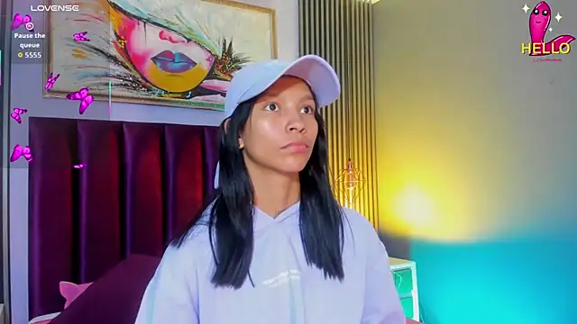 LauraAristizabal online show from 3, 2, 2026