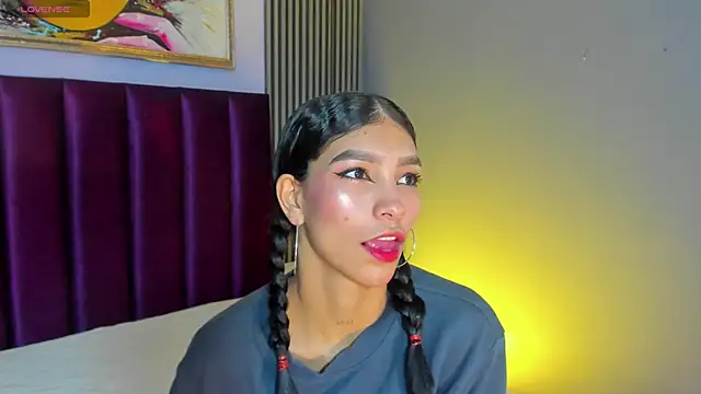 LauraAristizabal online show from 25, 4, 2026