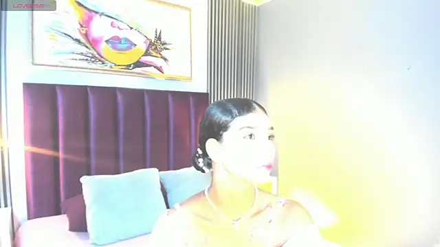 LauraAristizabal online show from 28, 4, 2026