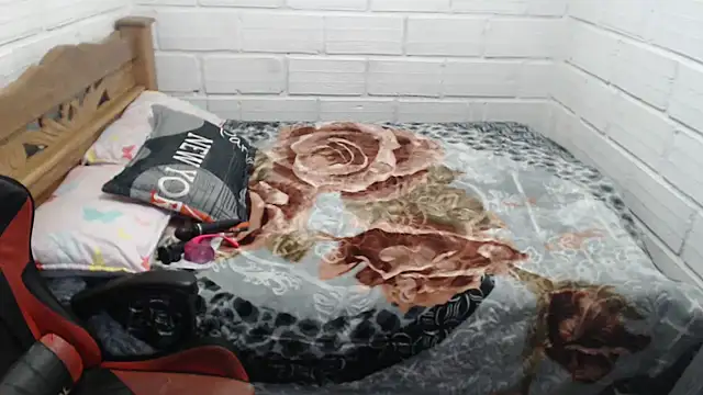 sexyjustin202 online show from 17, 9, 2025