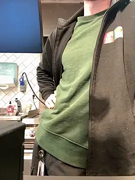 Snapshot of bartvvvvvv chatting on 11, 4, 2026 bartvvvvvv online show from 11, 4, 2026