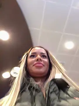 Snapshot of KirstieVegas chatting on 4, 2, 2025 KirstieVegas online show from 4, 2, 2025