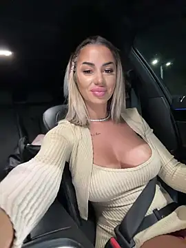 Snapshot of KirstieVegas chatting on 2, 3, 2025 KirstieVegas online show from 2, 3, 2025