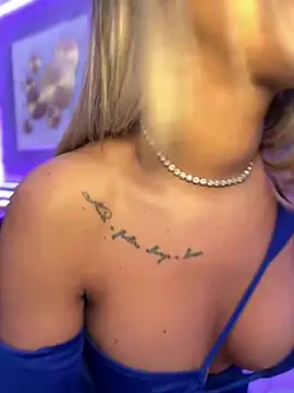 Snapshot of KirstieVegas chatting on 12, 3, 2025 KirstieVegas online show from 12, 3, 2025