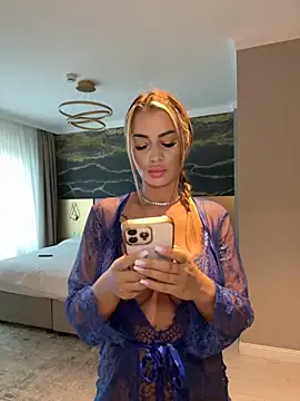 Snapshot of KirstieVegas chatting on 14, 9, 2025 KirstieVegas online show from 14, 9, 2025