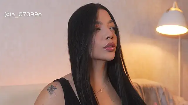 sarah hiill online show from 19, 12, 2025