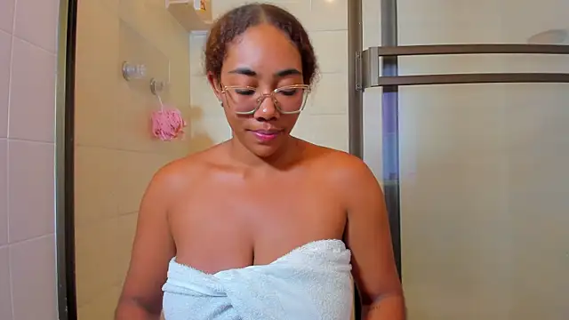 Aisharhodes00 online show from 11, 12, 2024