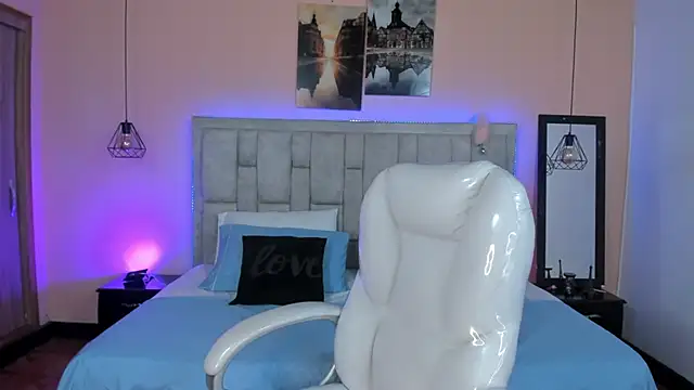 Snapshot of Stefhanyblow chatting on 7, 12, 2024 Stefhanyblow online show from 7, 12, 2024