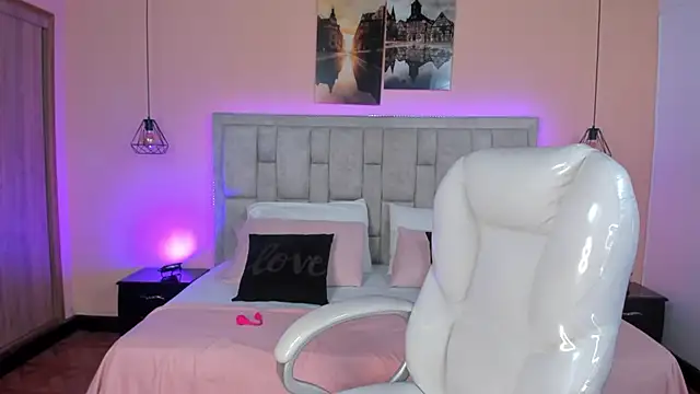 Snapshot of Stefhanyblow chatting on 10, 12, 2024 Stefhanyblow online show from 10, 12, 2024