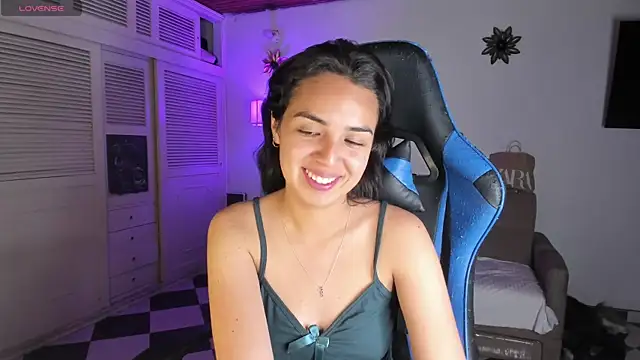 Miss Nicole online show from 16, 1, 2025