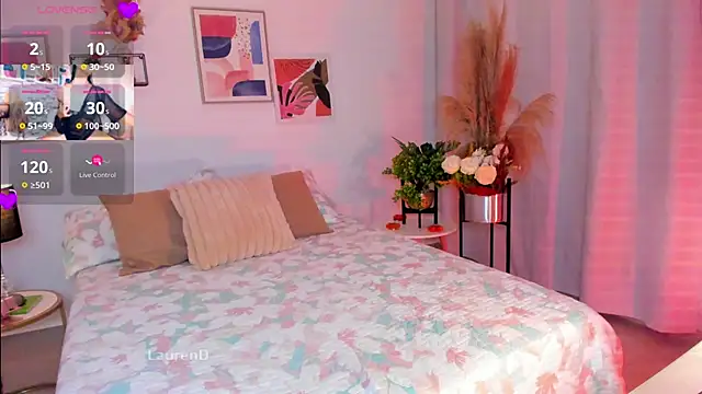 Misslaurenn online show from 16, 2, 2025