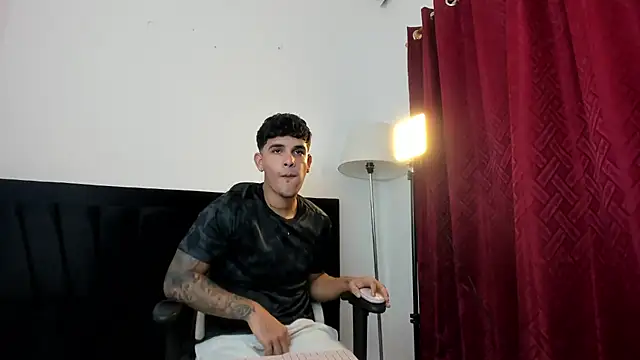 Snapshot of Evan_stoner chatting on 15, 10, 2025 Evan stoner online show from 15, 10, 2025