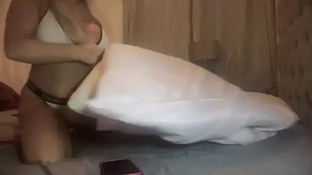 Bustyblondebabe32 online show from 12, 3, 2026