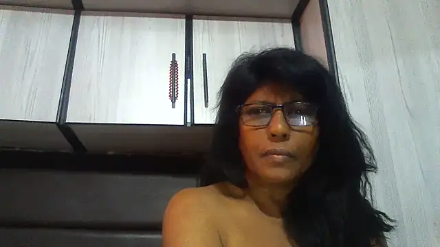 Snapshot of MsAttitude chatting on 5, 1, 2025 MsAttitude online show from 5, 1, 2025