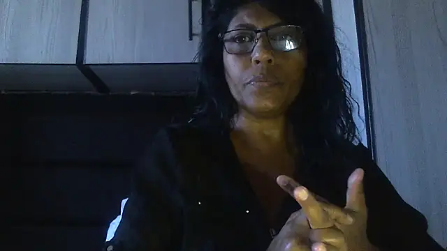 Snapshot of MsAttitude chatting on 18, 1, 2025 MsAttitude online show from 18, 1, 2025