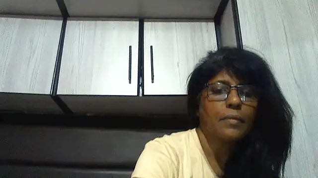 Snapshot of MsAttitude chatting on 8, 2, 2025 MsAttitude online show from 8, 2, 2025