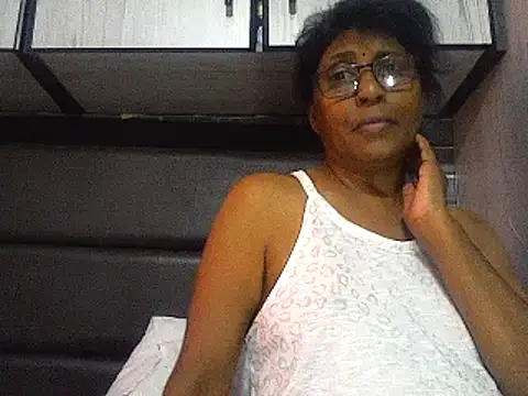 Snapshot of MsAttitude chatting on 24, 2, 2025 MsAttitude online show from 24, 2, 2025