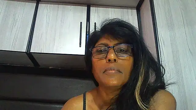 Snapshot of MsAttitude chatting on 4, 3, 2025 MsAttitude online show from 4, 3, 2025