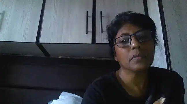 Snapshot of MsAttitude chatting on 8, 3, 2025 MsAttitude online show from 8, 3, 2025