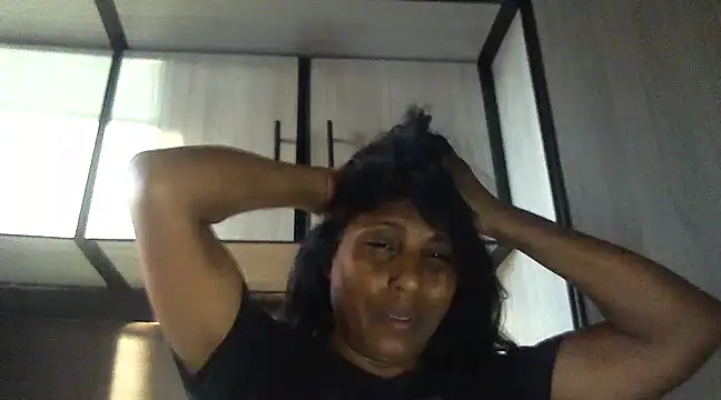 Snapshot of MsAttitude chatting on 8, 3, 2025 MsAttitude online show from 8, 3, 2025