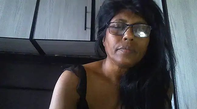Snapshot of MsAttitude chatting on 13, 3, 2025 MsAttitude online show from 13, 3, 2025
