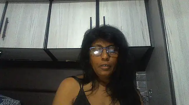 Snapshot of MsAttitude chatting on 13, 3, 2025 MsAttitude online show from 13, 3, 2025