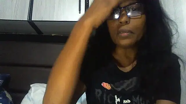 Snapshot of MsAttitude chatting on 14, 3, 2025 MsAttitude online show from 14, 3, 2025