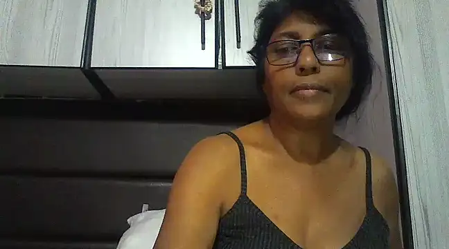 Snapshot of MsAttitude chatting on 19, 3, 2025 MsAttitude online show from 19, 3, 2025