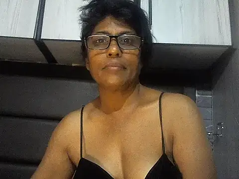 Snapshot of MsAttitude chatting on 10, 9, 2025 MsAttitude online show from 10, 9, 2025