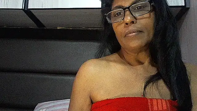 Snapshot of MsAttitude chatting on 11, 9, 2025 MsAttitude online show from 11, 9, 2025