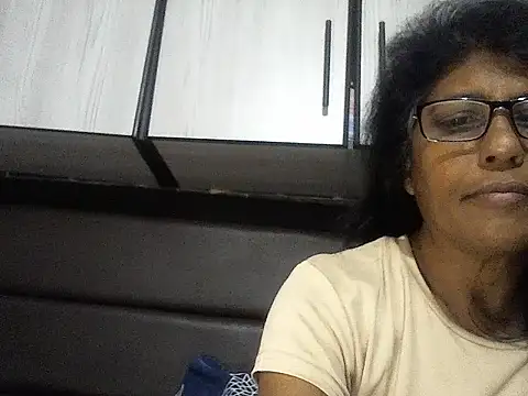 Snapshot of MsAttitude chatting on 25, 9, 2025 MsAttitude online show from 25, 9, 2025