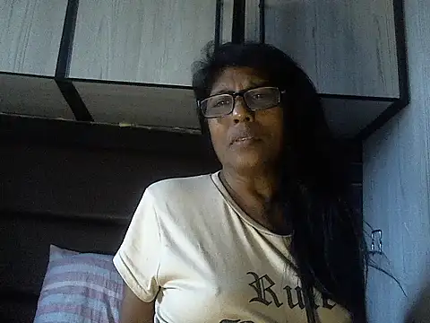 Snapshot of MsAttitude chatting on 26, 10, 2025 MsAttitude online show from 26, 10, 2025