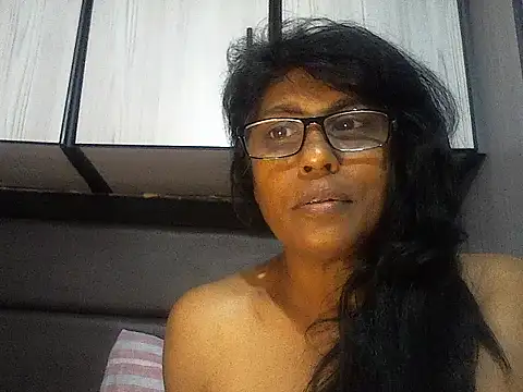 Snapshot of MsAttitude chatting on 27, 10, 2025 MsAttitude online show from 27, 10, 2025