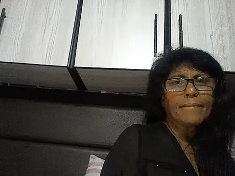 Snapshot of MsAttitude chatting on 28, 10, 2025 MsAttitude online show from 28, 10, 2025