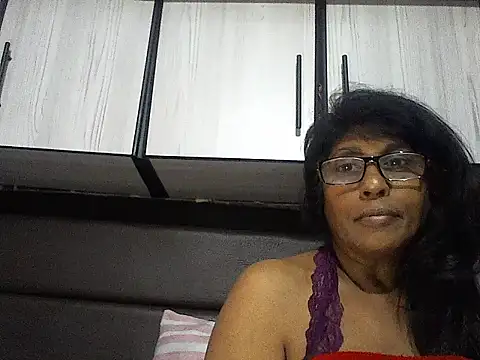 Snapshot of MsAttitude chatting on 29, 10, 2025 MsAttitude online show from 29, 10, 2025