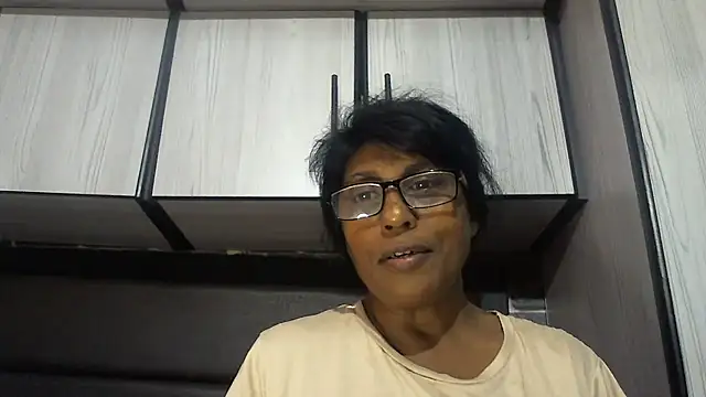 Snapshot of MsAttitude chatting on 12, 11, 2025 MsAttitude online show from 12, 11, 2025