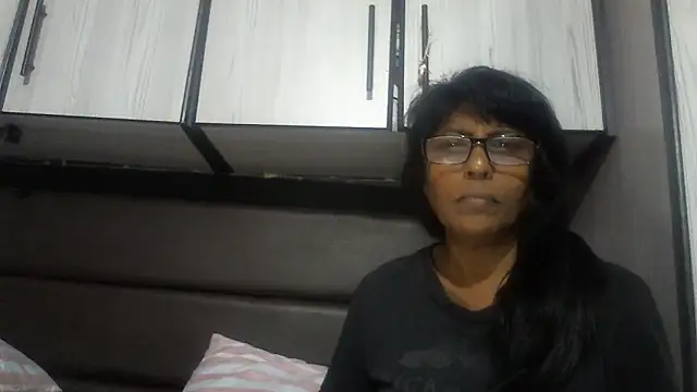 Snapshot of MsAttitude chatting on 16, 11, 2025 MsAttitude online show from 16, 11, 2025