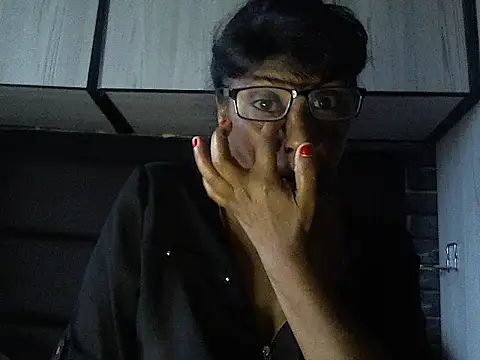 Snapshot of MsAttitude chatting on 25, 11, 2025 MsAttitude online show from 25, 11, 2025